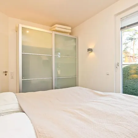 Beachside Apartment *